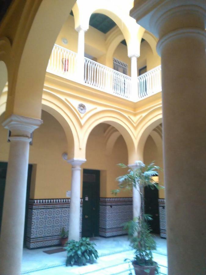 Holidays Isbilia Centro By Valcambre Σεβίλλη Εξωτερικό φωτογραφία